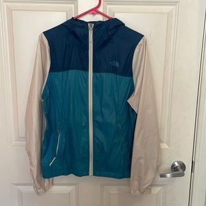 Women’s The North Face Cyclone/Windbreaker Jacket.